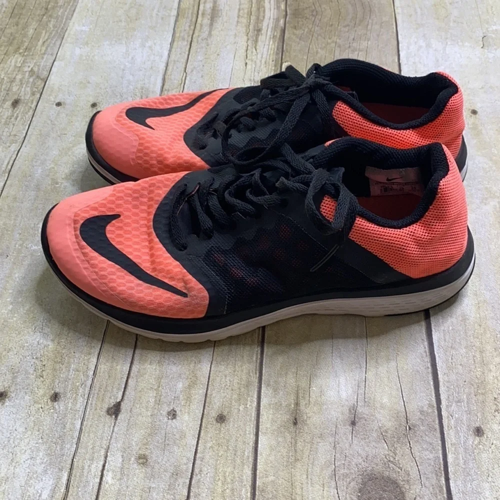 Nike FS Lite Run 3 Sneakers